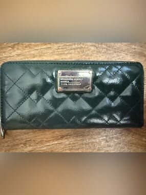 Marc by Marc Jacobs Quilted Patent Wallet in Deep Green with Gold Plaque